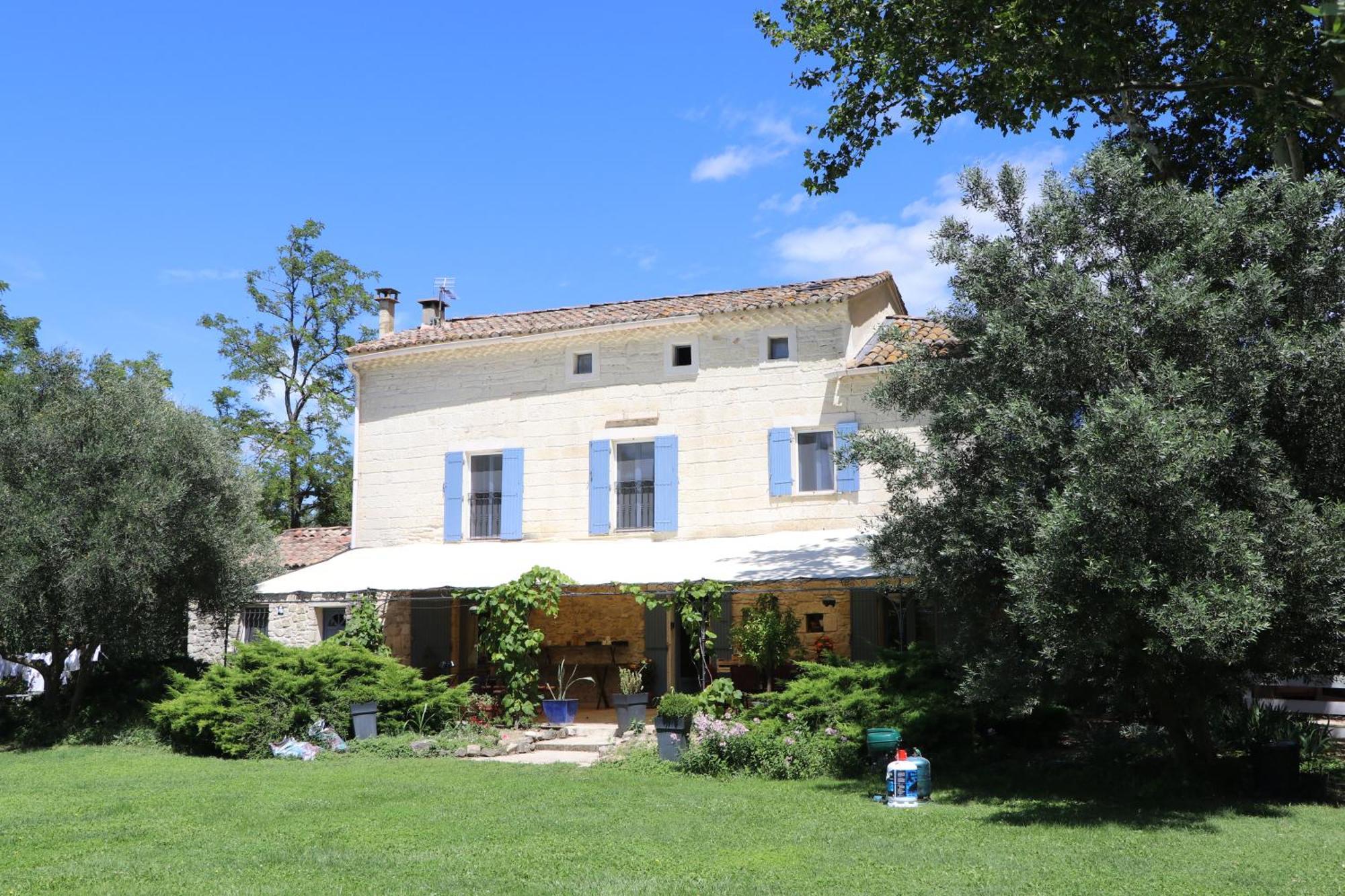 Le Mas Des Cerisiers Jacuzzi Et Sauna Inclus Pour Tous Les Logements Avignon Bagian luar foto