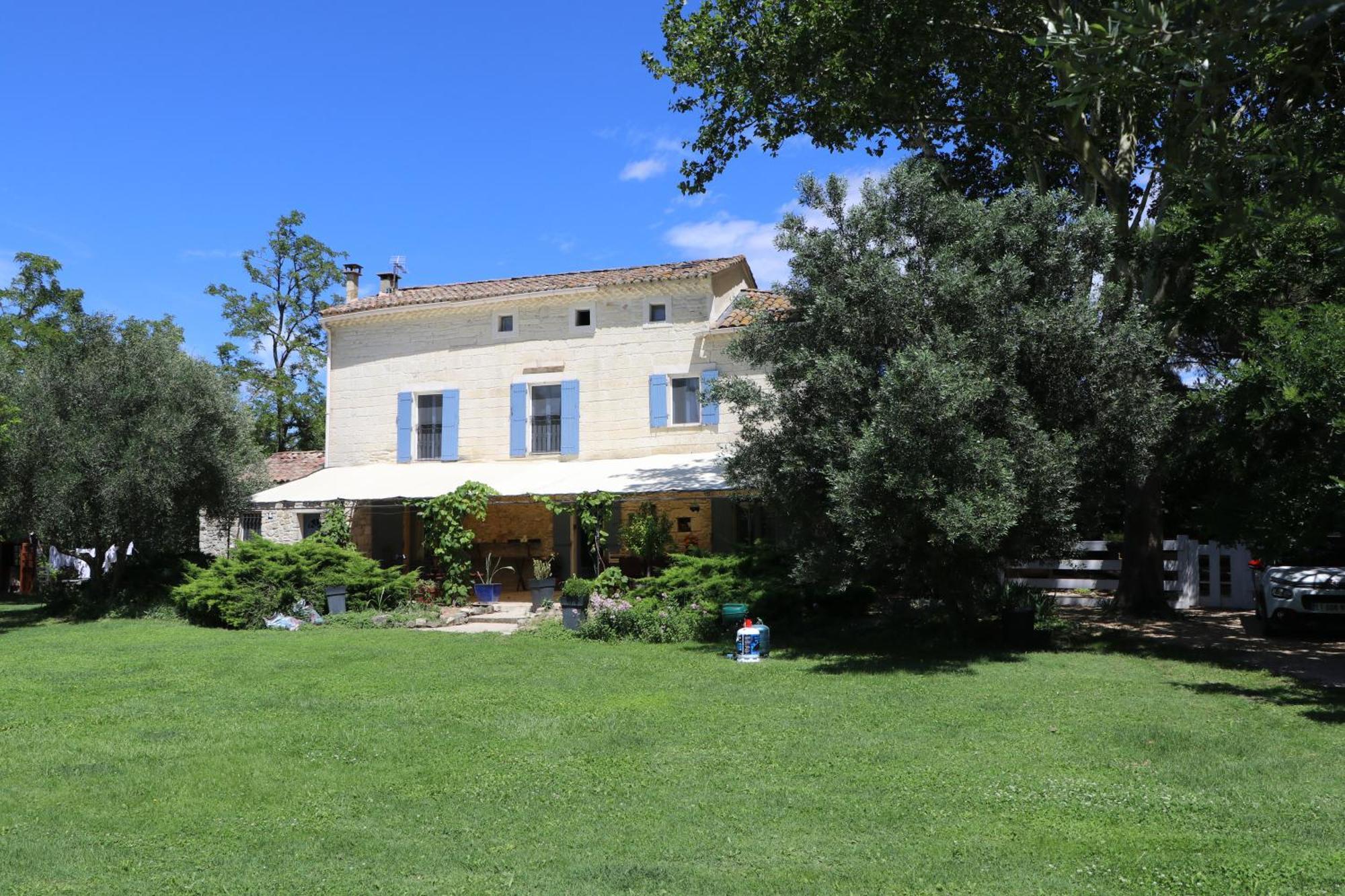 Le Mas Des Cerisiers Jacuzzi Et Sauna Inclus Pour Tous Les Logements Avignon Bagian luar foto