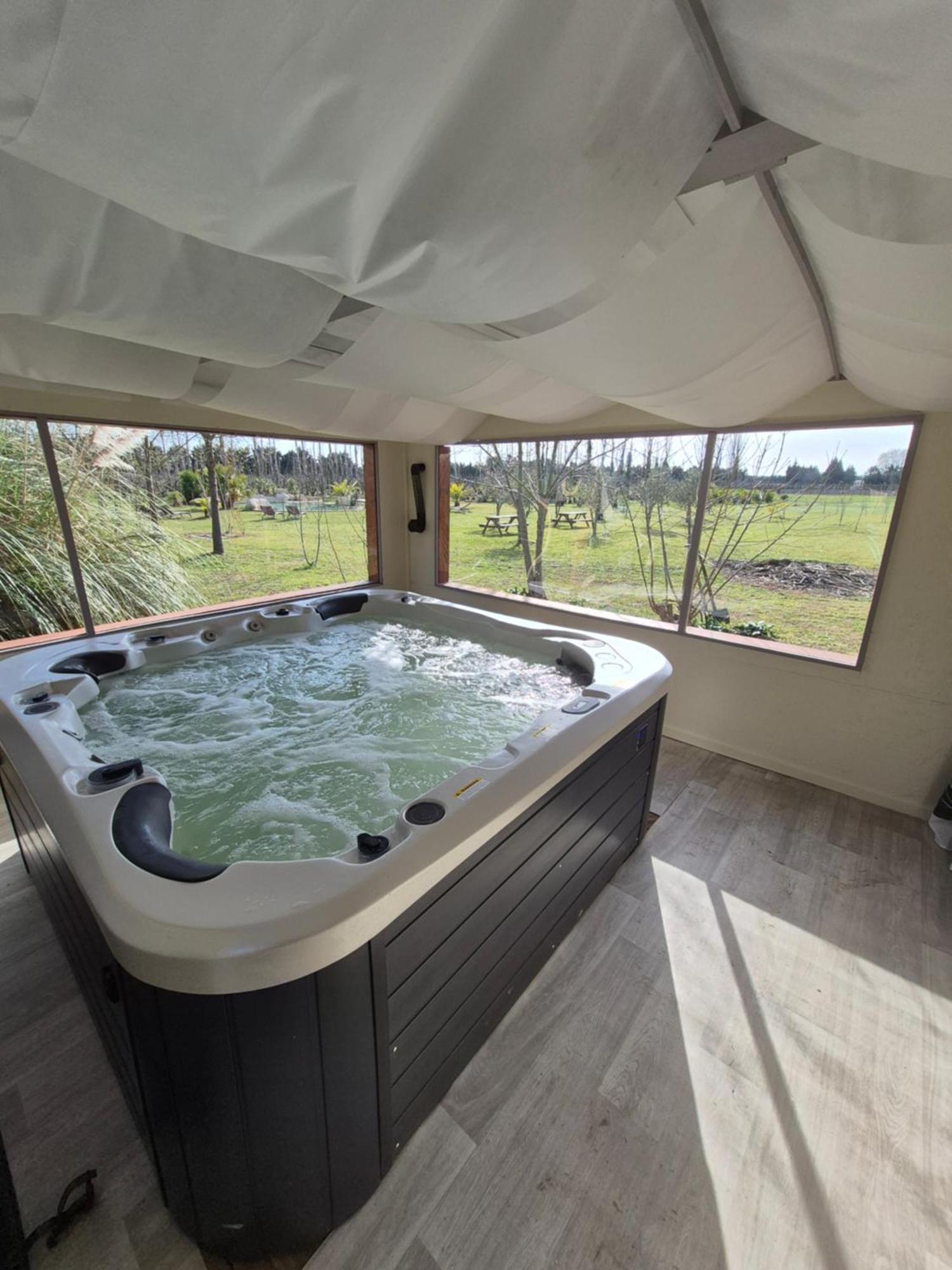 Le Mas Des Cerisiers Jacuzzi Et Sauna Inclus Pour Tous Les Logements Avignon Bagian luar foto